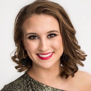 Meet your Posher, Joelle